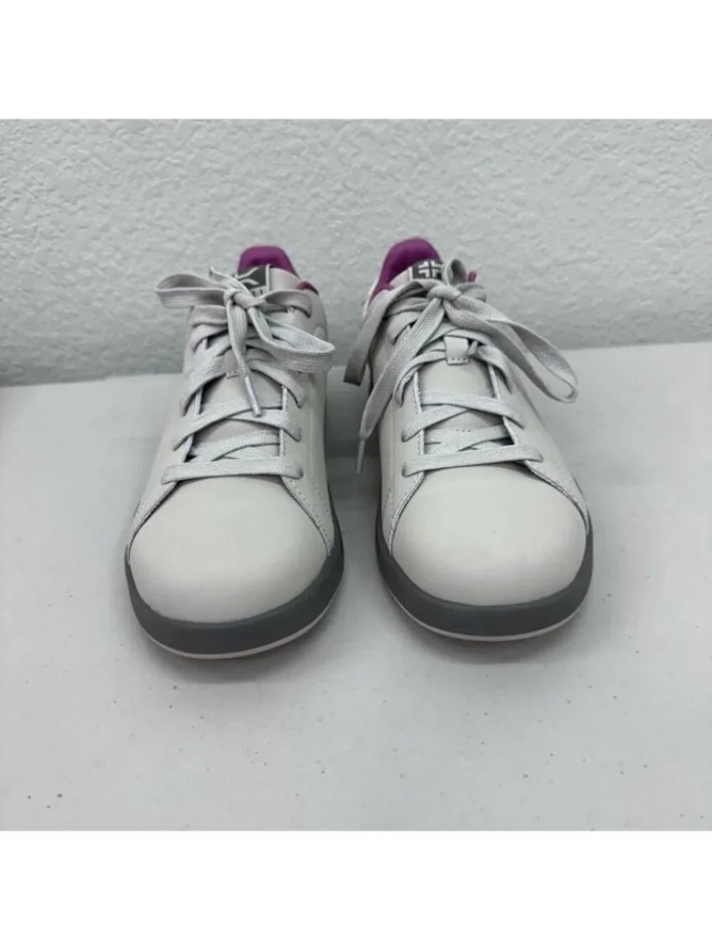 Kuru Roam Classic Court Leather Sneaker Perforated Side Lace Up Shoes Womens 9.5